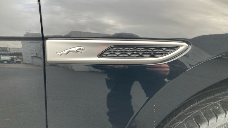 Jaguar F-Pace 2.0 D200 R-Dynamic SE 5dr Auto AWD Diesel Estate